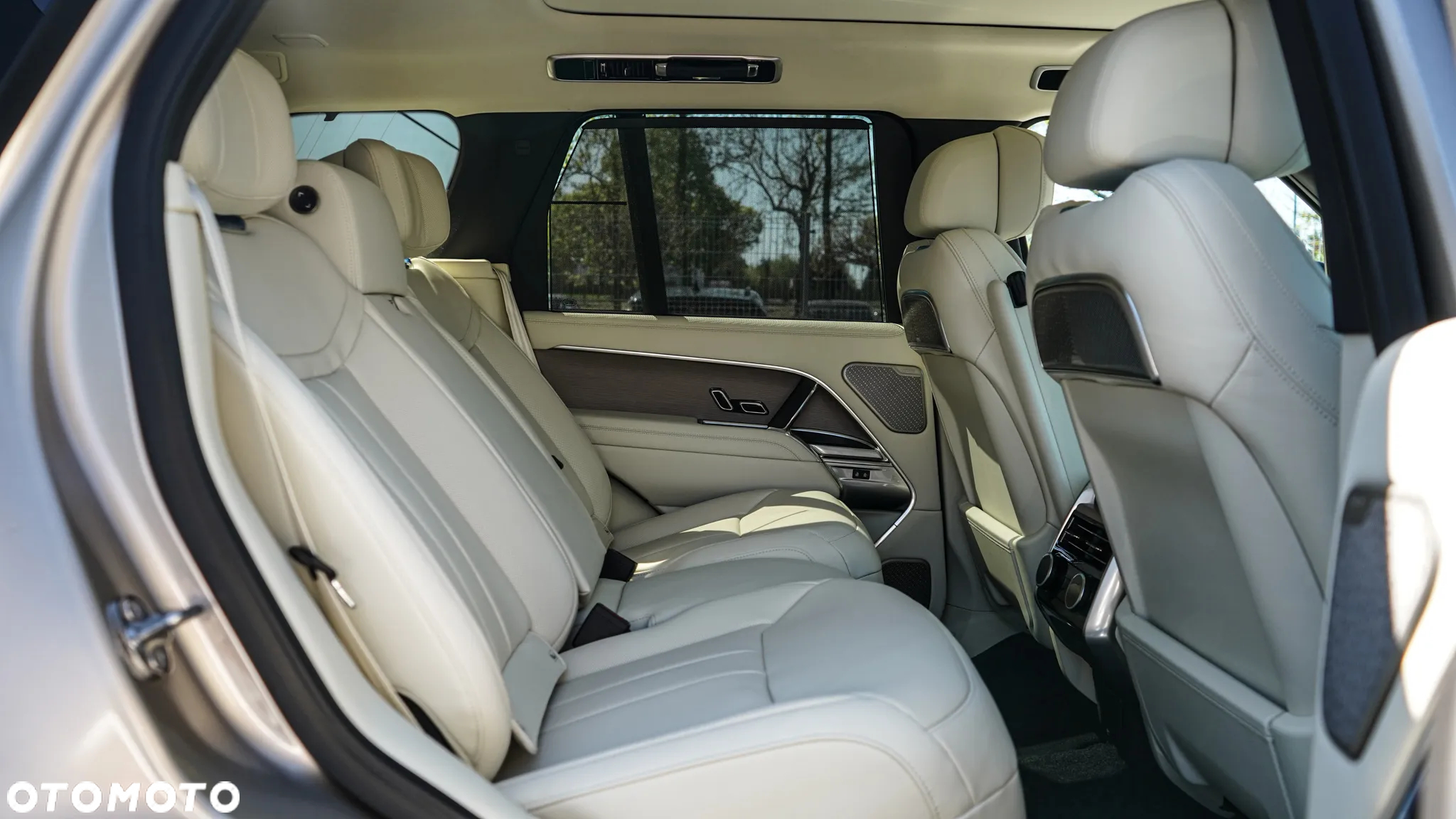 Land Rover Range Rover P460e Hybrid Autobiography - 20