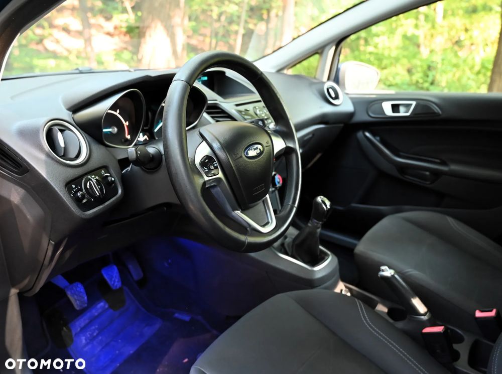 Ford Fiesta - 22