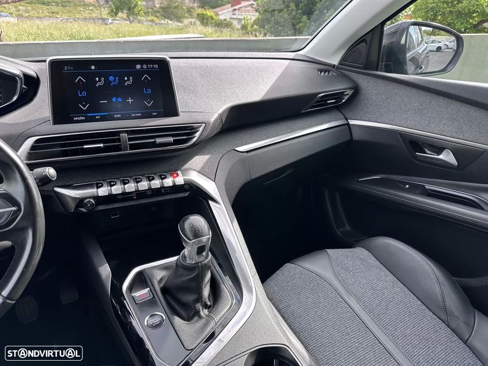 Peugeot 3008 1.2 PureTech Allure Pack - 27