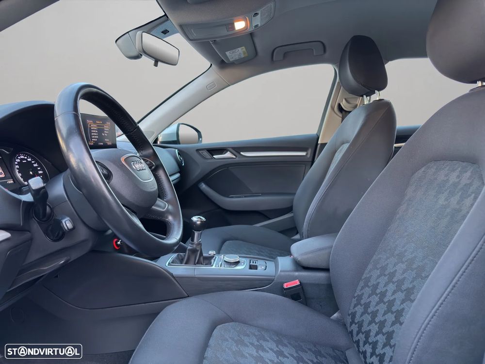 Audi A3 Sportback 1.6 TDI Attraction Ultra - 9