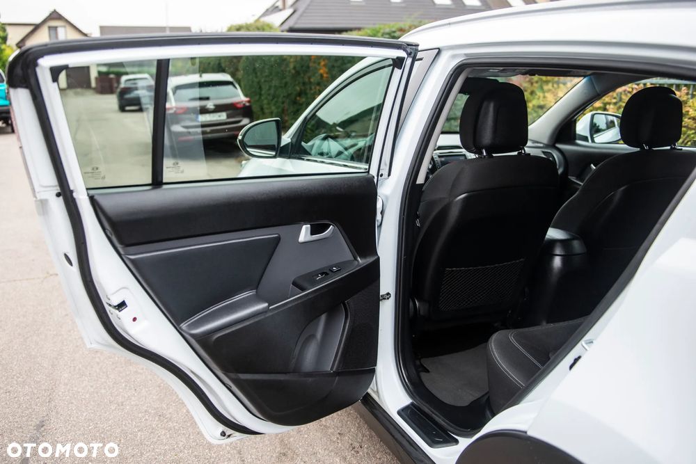 Kia Sportage 1.6 GDI Business Line L 2WD - 29