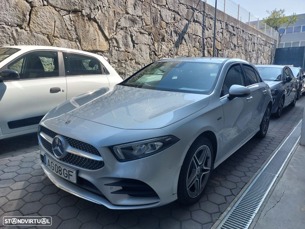 Mercedes-Benz A 250 e AMG Line - 2