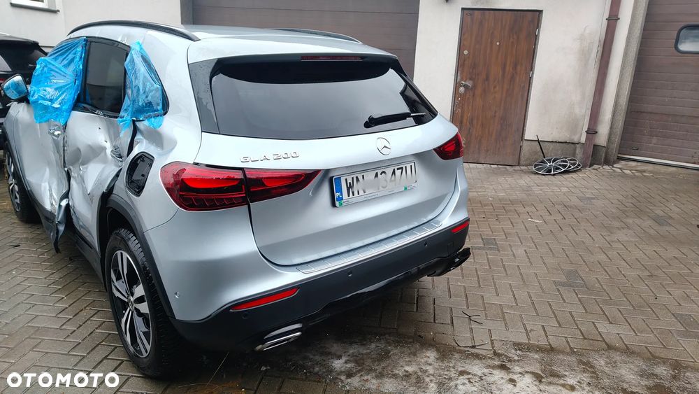 Mercedes-Benz GLA 200 Progressive - 5