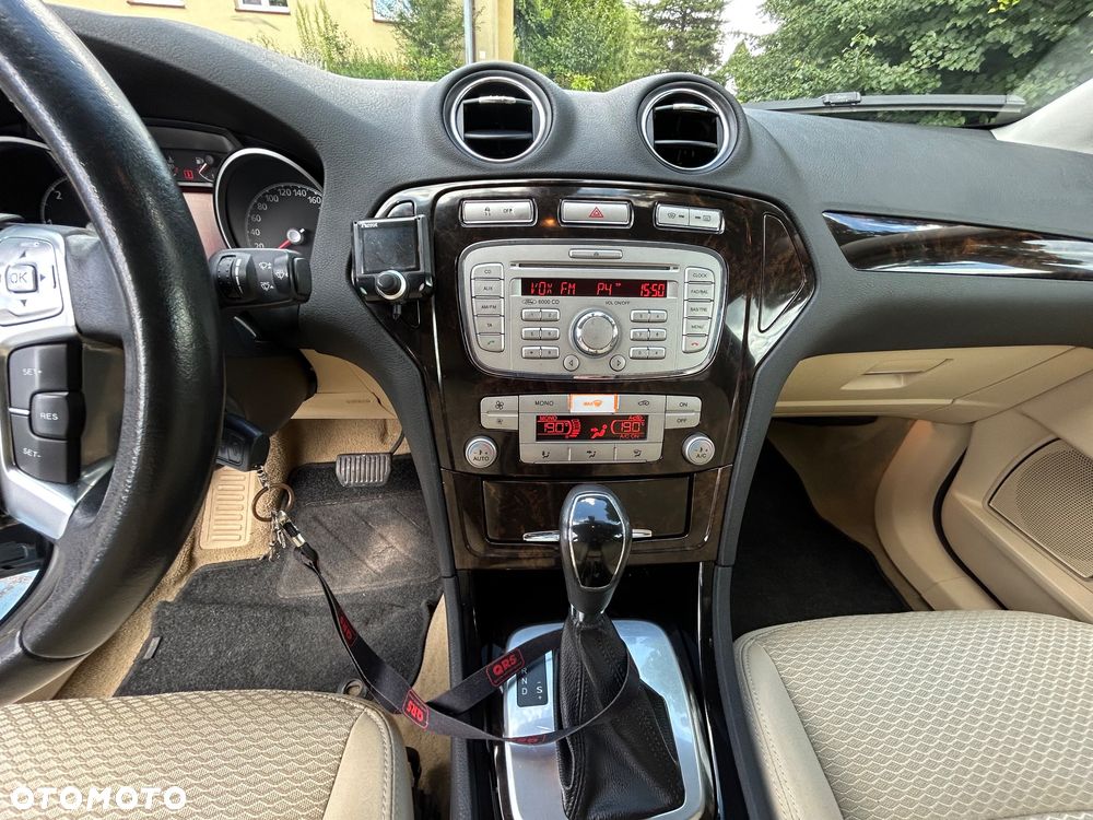 Ford Mondeo 2.0 TDCi Ghia - 19