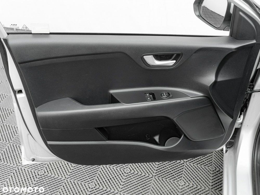 Kia Rio - 13