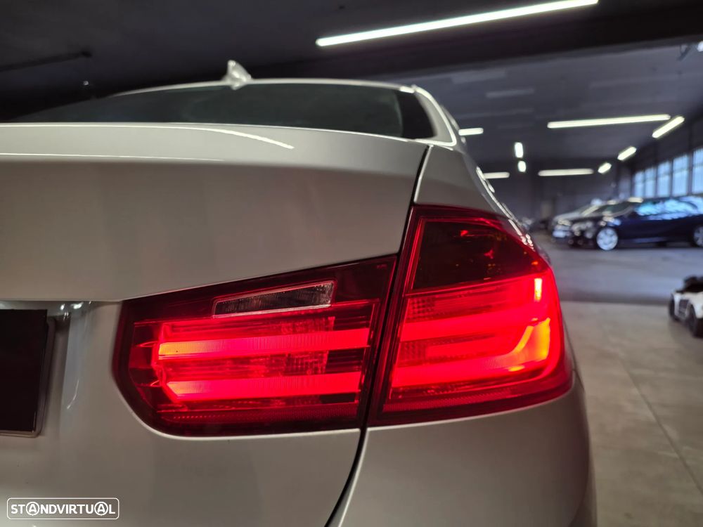 BMW 320 d Aut. Luxury Line - 31