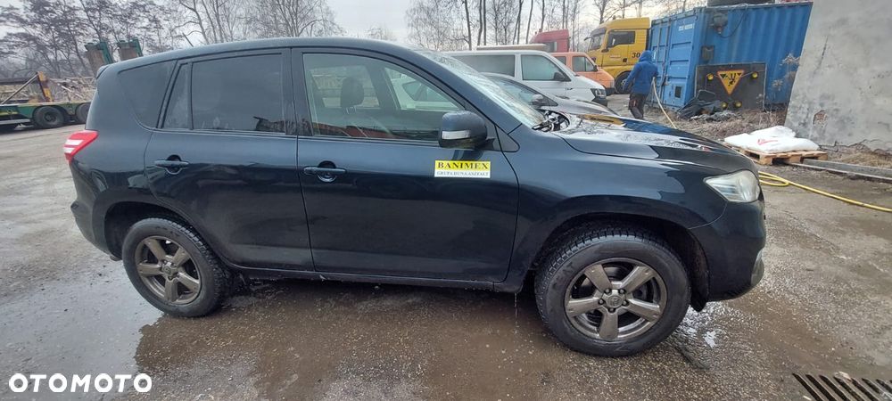 Toyota RAV4 2.0 VVT-i Premium - 9