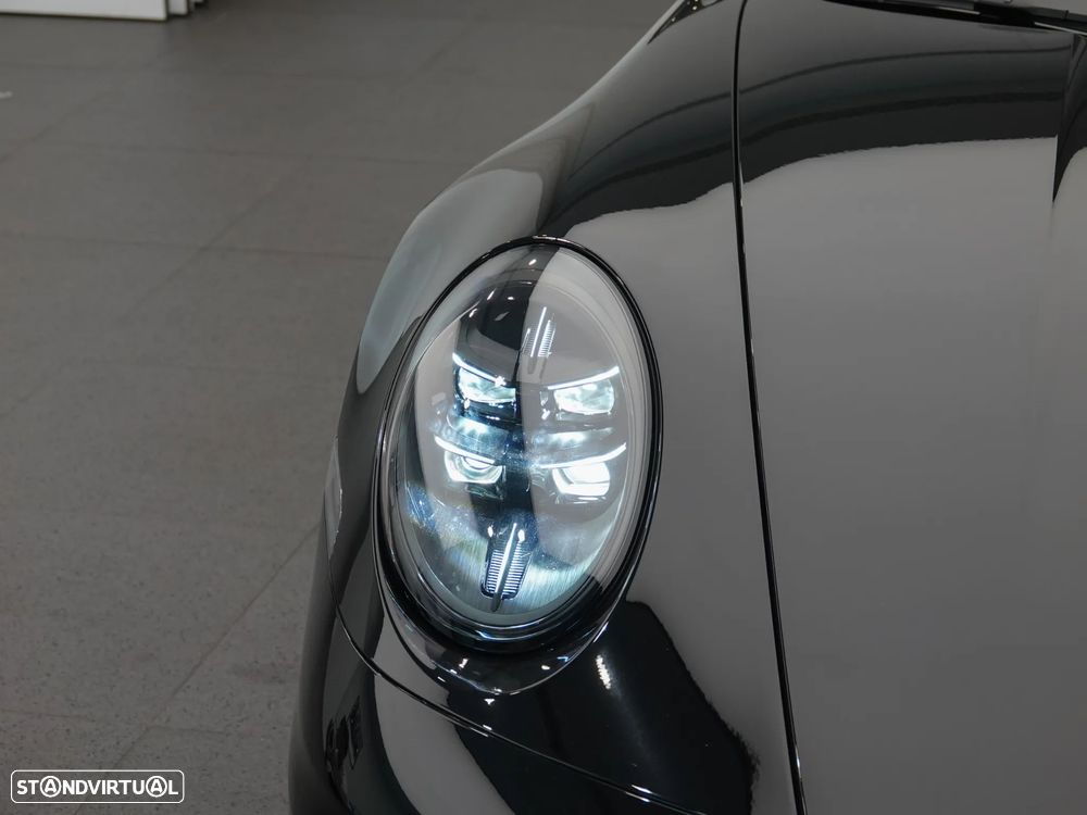 Porsche 911 (992) Carrera 4 GTS - 11