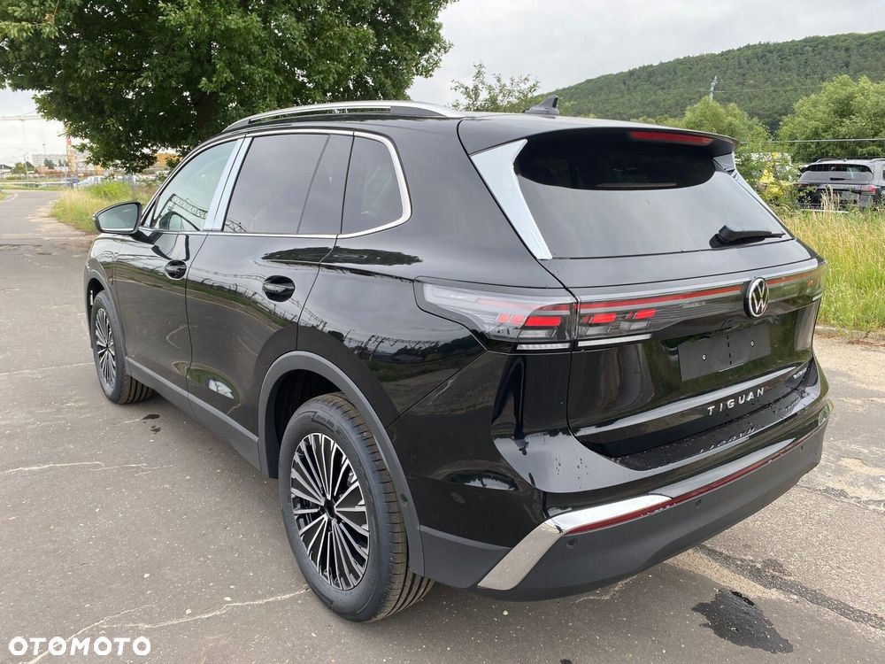 Volkswagen Tiguan - 9