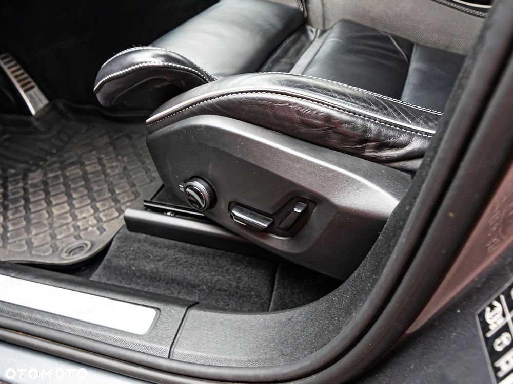 Volvo XC 60 B4 D AWD R-Design - 9