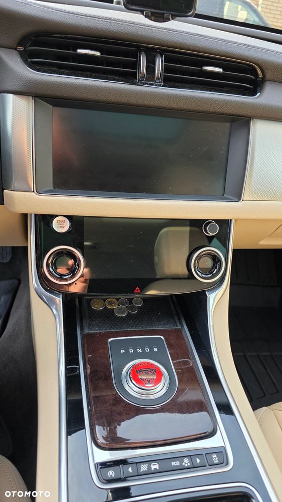 Jaguar XF 20d AWD Prestige - 15