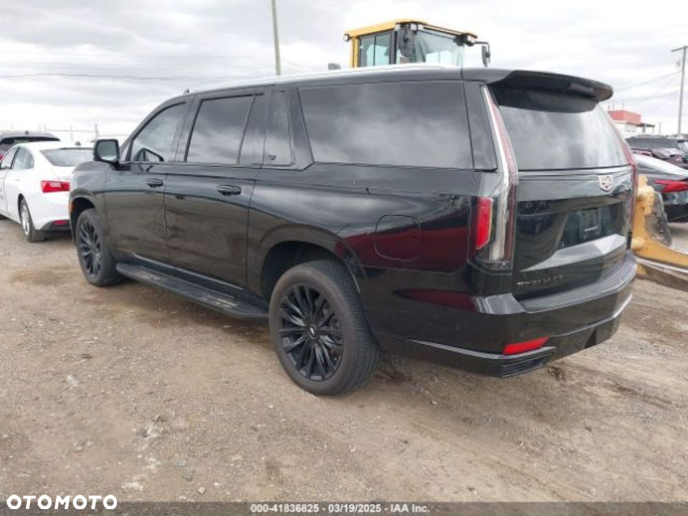 Cadillac Escalade - 3