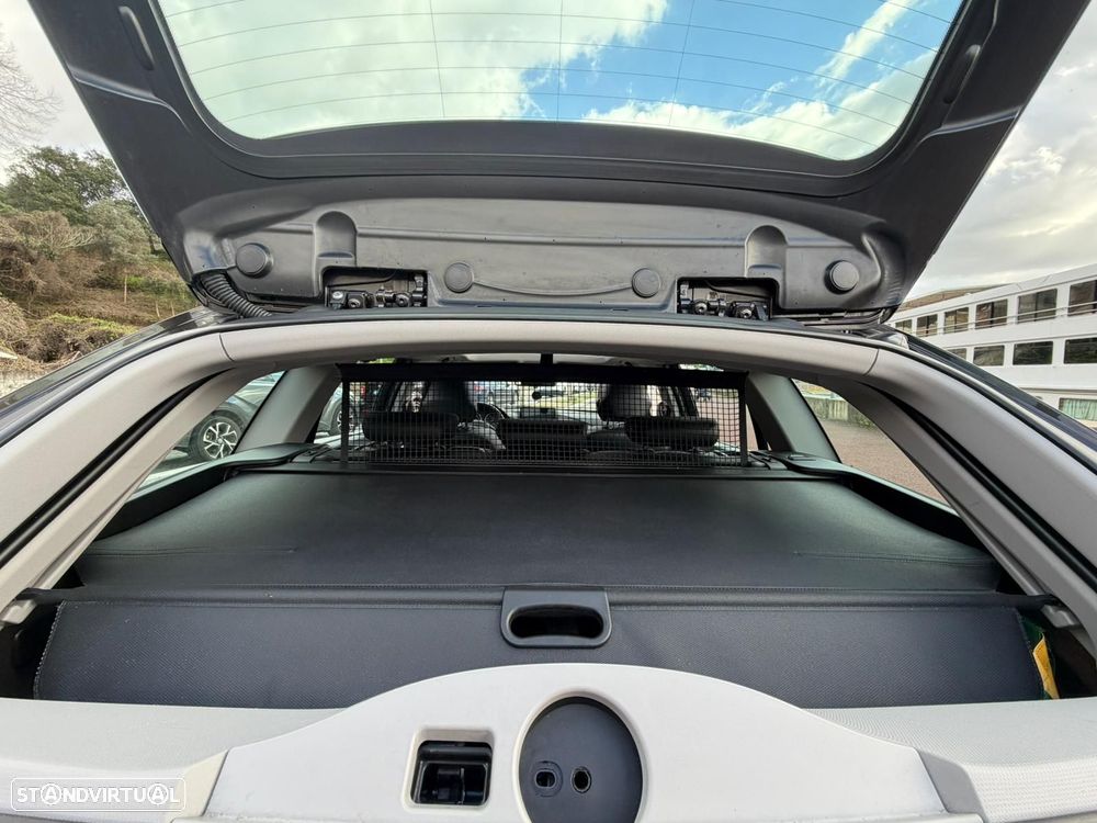 BMW 320 d xDrive Line Luxury Auto - 28