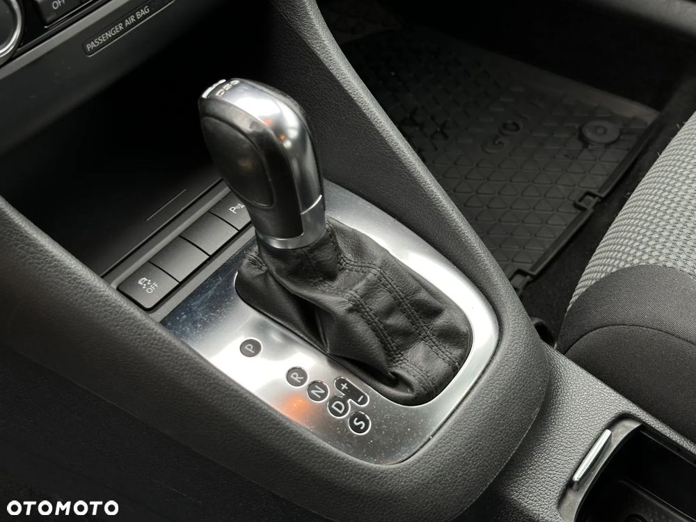Volkswagen Golf 1.6 TDI DPF DSG Highline - 13