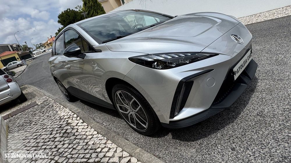 MG MG4 64 kWh Luxury - 13