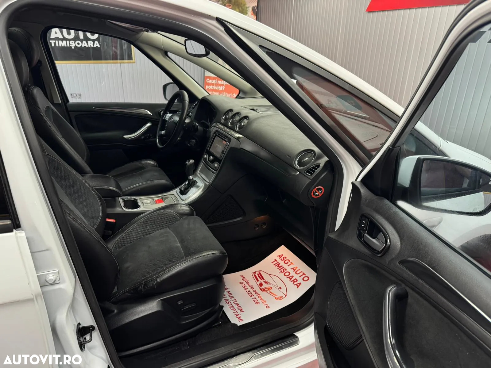 Ford S-Max - 12