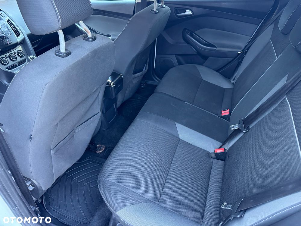 Ford Focus 1.6 Trend - 18