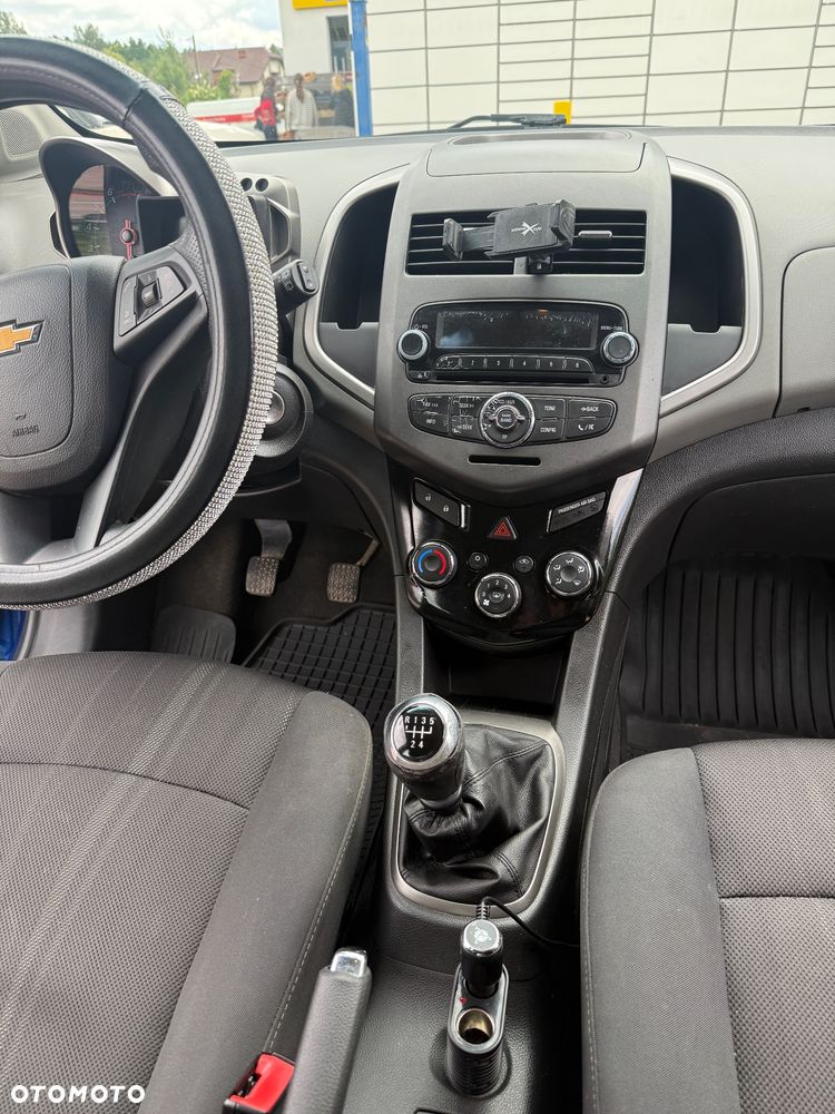 Chevrolet Aveo 1.2 LT - 10