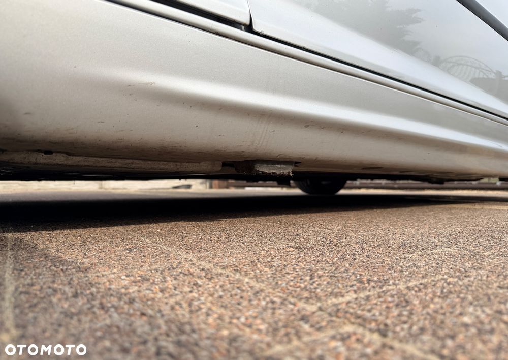 BMW Seria 3 316i - 13