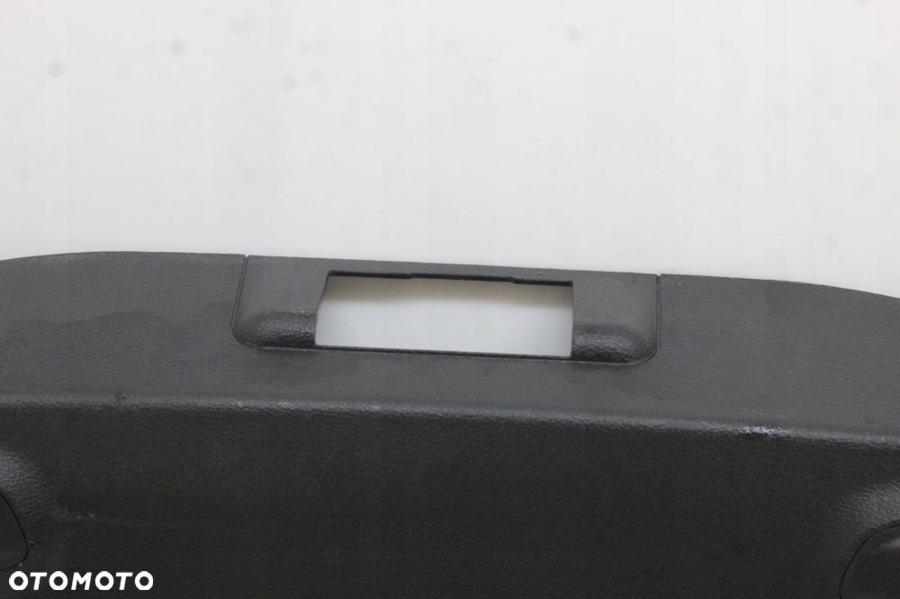 FORD FOCUS MK3 KOMBI 10R- TAPICERKA PLASTIK KLAPY POKRYWY BAGAŻNIKA - 9
