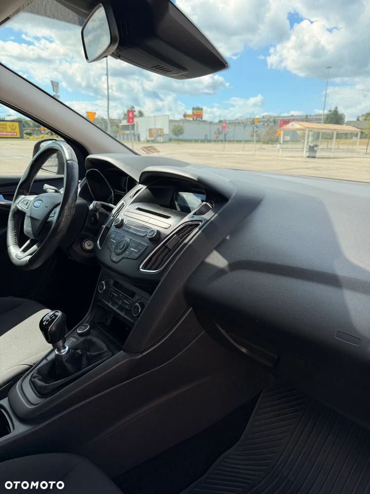 Ford Focus 1.0 EcoBoost Trend - 17