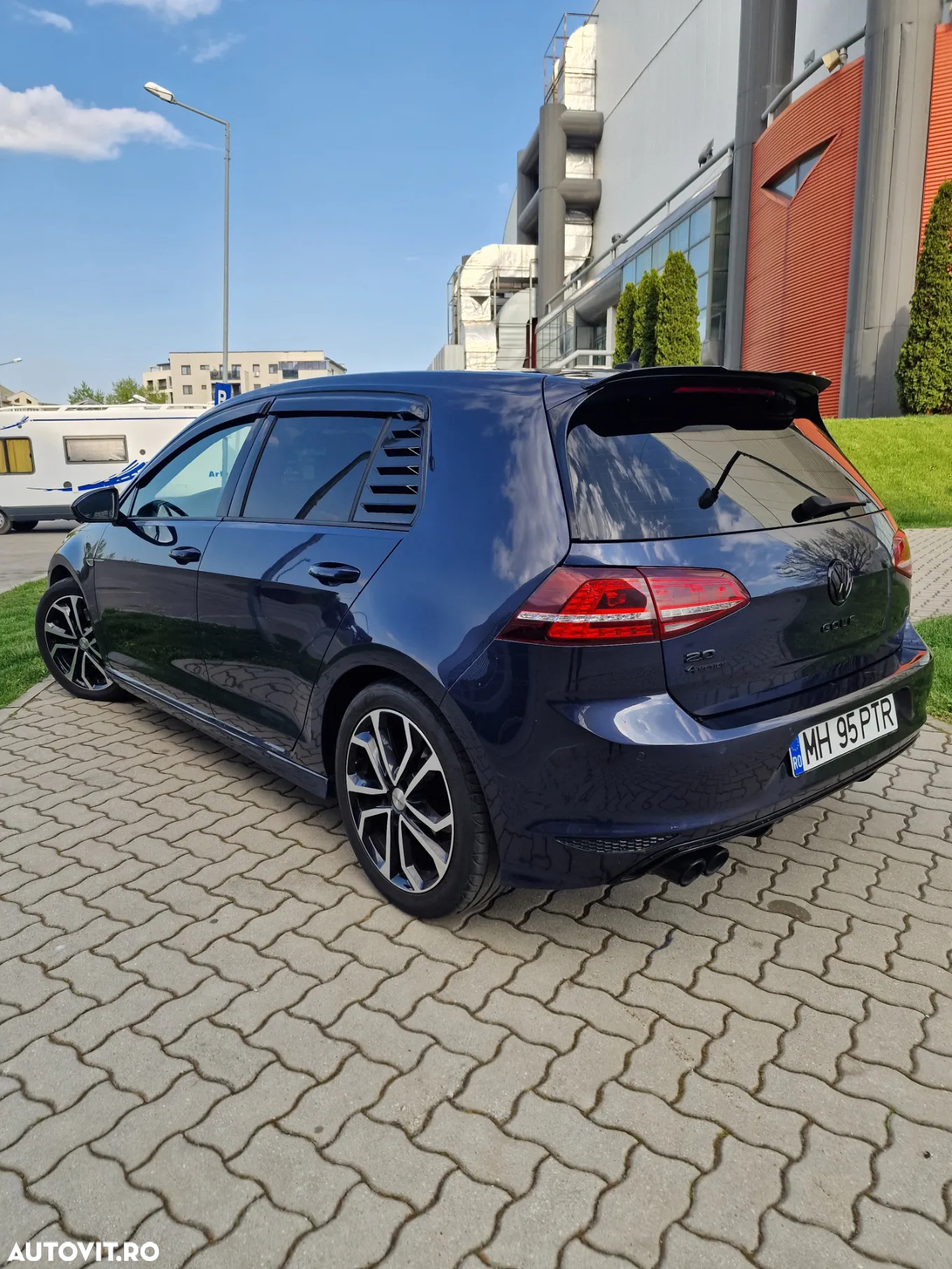 Volkswagen Golf 2.0 TDI 4Motion BMT Highline - 4