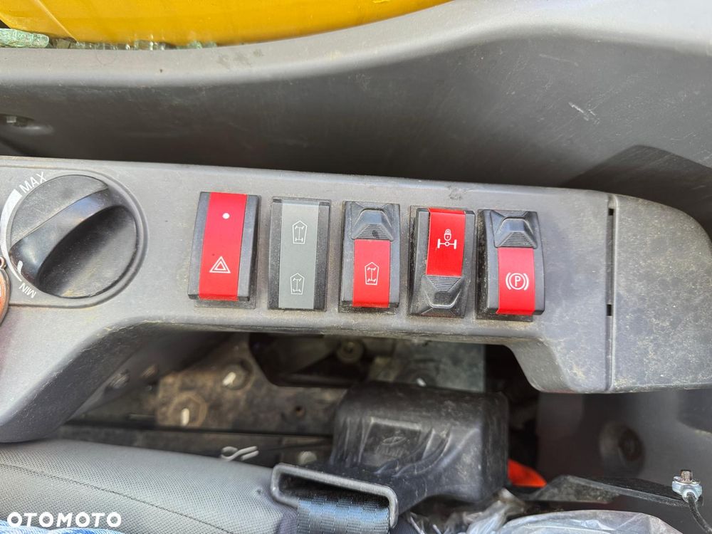 Komatsu PW138 MR - 17