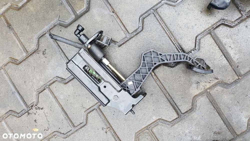 Pedał Pompka Sprzęgła A3 8L GOLF IV LEON TOLEDO II - 2