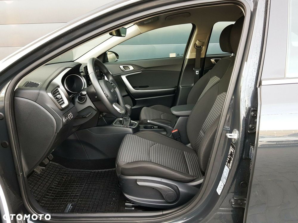 Kia Ceed 1.5 T-GDI M - 16