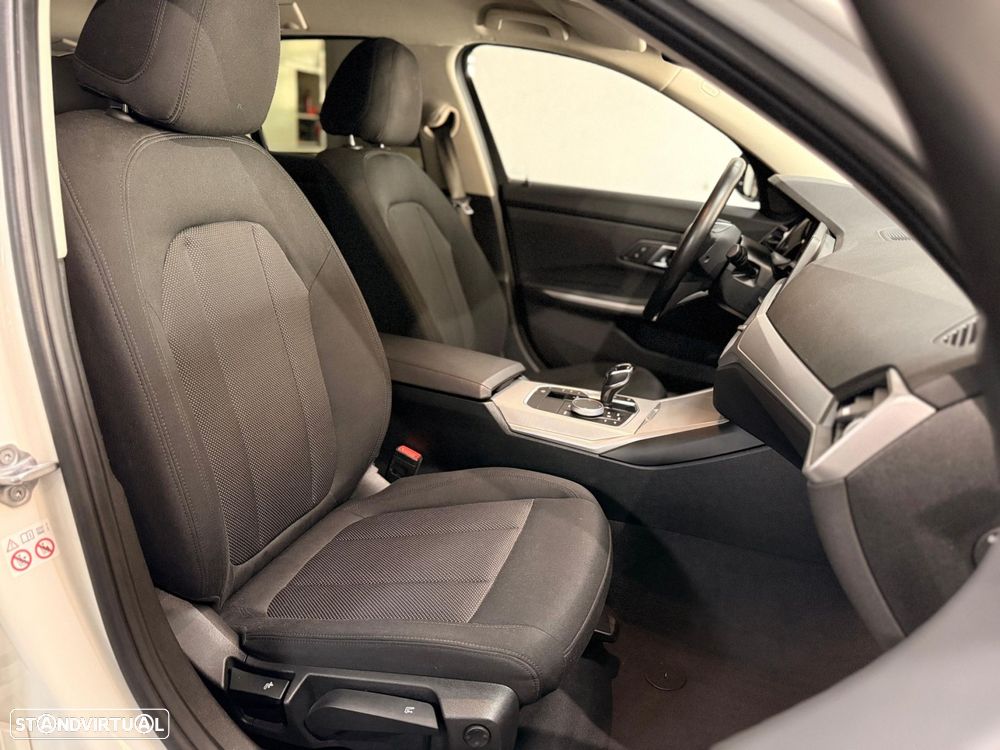 BMW 320 d Touring Line Sport Auto - 13