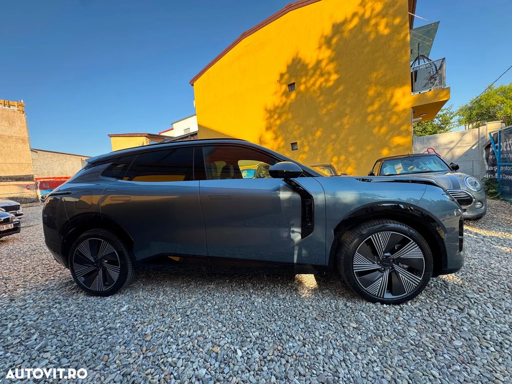 Lynk&Co 08 - 8