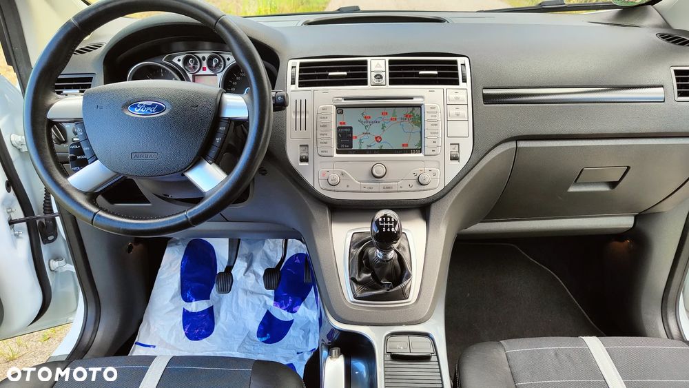 Ford Kuga 2.0 TDCi 2x4 Titanium - 22