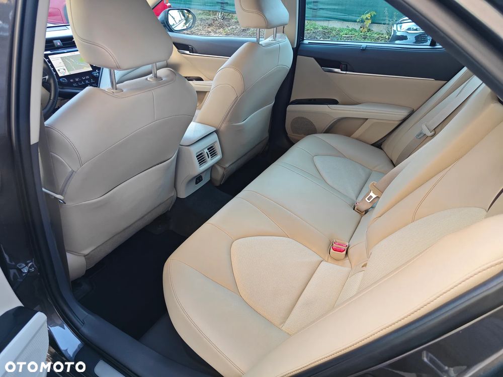 Toyota Camry 2.5 Hybrid Executive CVT - 4