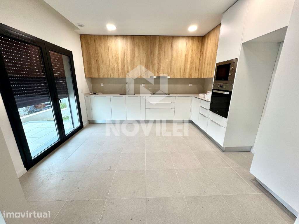 Moradia T4 em construção na Ortigosa, Leiria - Grande imagem: 3/14