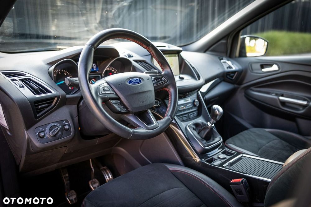 Ford Kuga 1.5 EcoBoost 2x4 Titanium - 6
