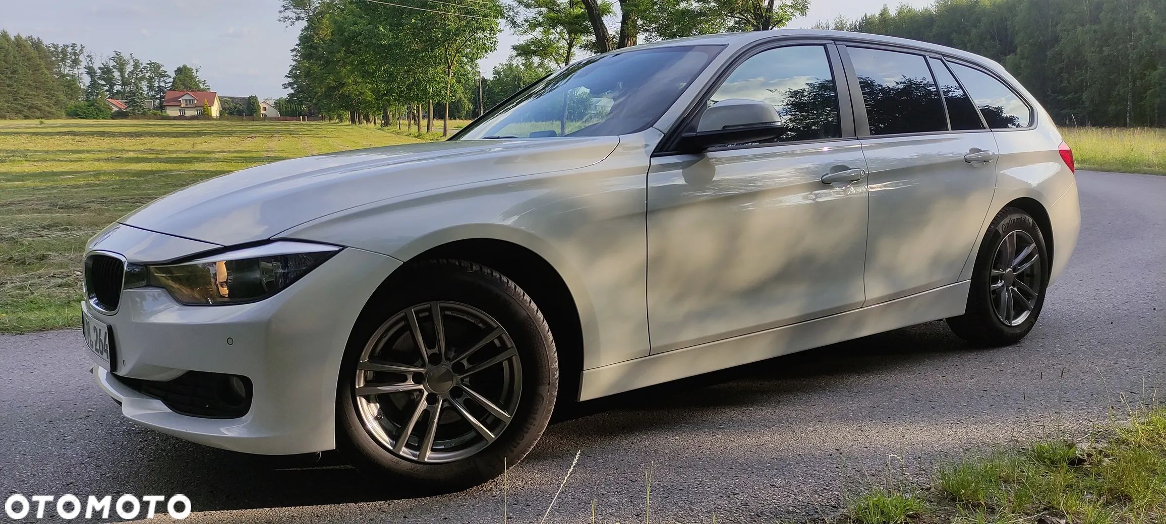BMW Seria 3 318d Touring - 1
