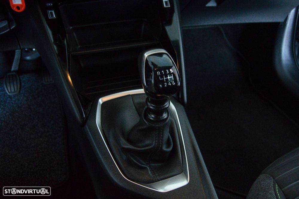 Peugeot 208 1.2 PureTech Active Pack - 41