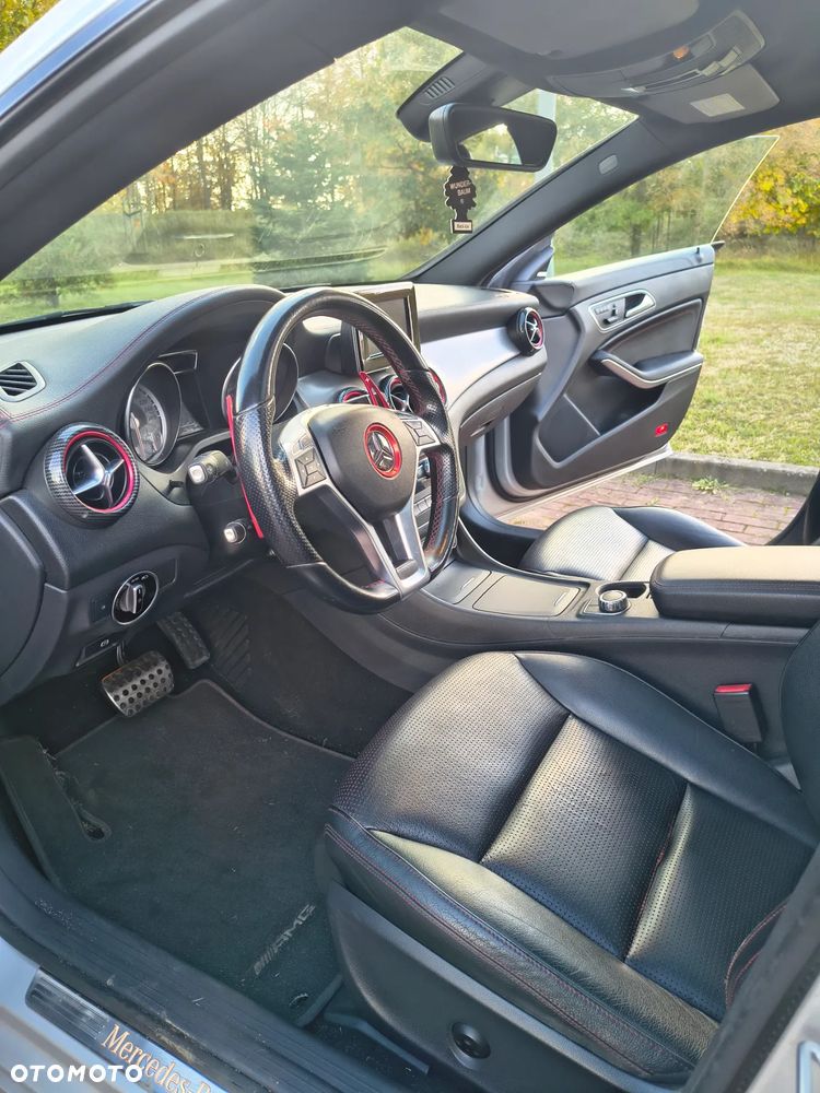 Mercedes-Benz CLA 250 4-Matic AMG Line - 15