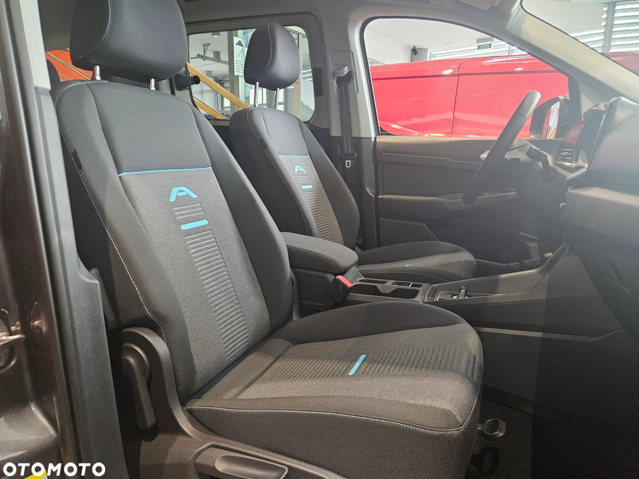 Ford Tourneo Connect Grand - 13