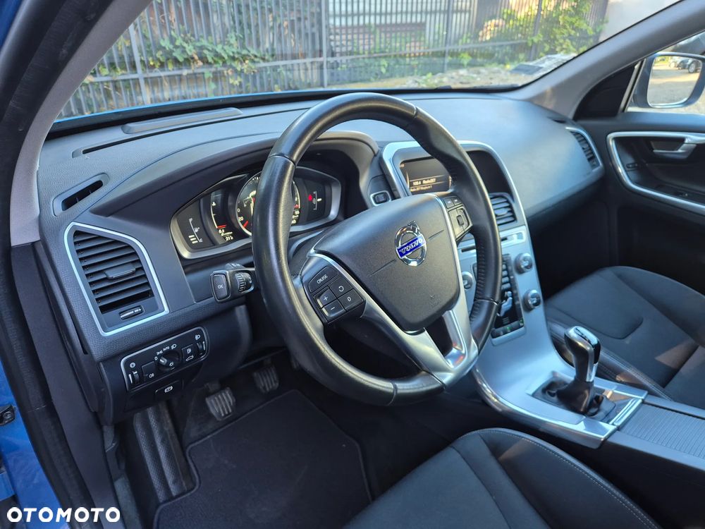 Volvo XC 60 D3 Momentum Pro - 19