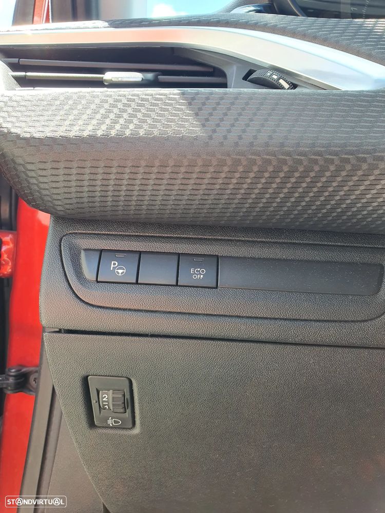 Peugeot 2008 PureTech 130 Stop&Start Allure - 23