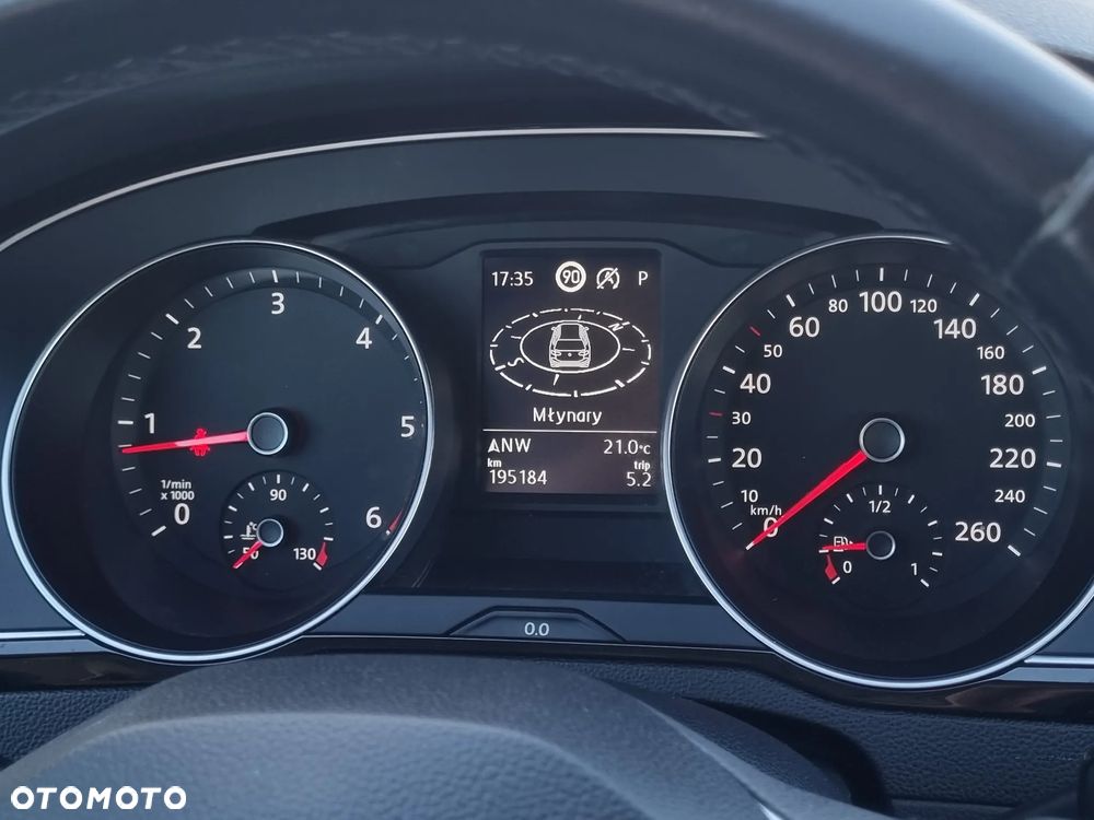 Volkswagen Passat - 18