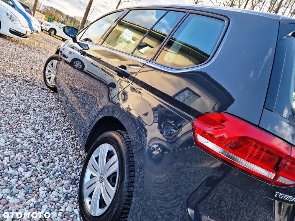 Volkswagen Touran - 24