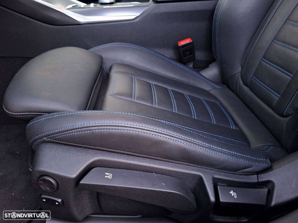 BMW 320 d Pack Desportivo M Auto - 15