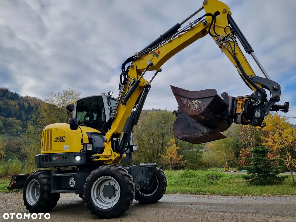 Wacker Neuson EW65 Koparka Kołowa 8ton 3xRamię +ROTOTIL+ Skosowanie Hydr+Centr.Smarowanie Pompa ON Łyżki z Norwegii Jak Nowa 2020r PERKINS silnik STABILIZATORY Kamera Klima - 9