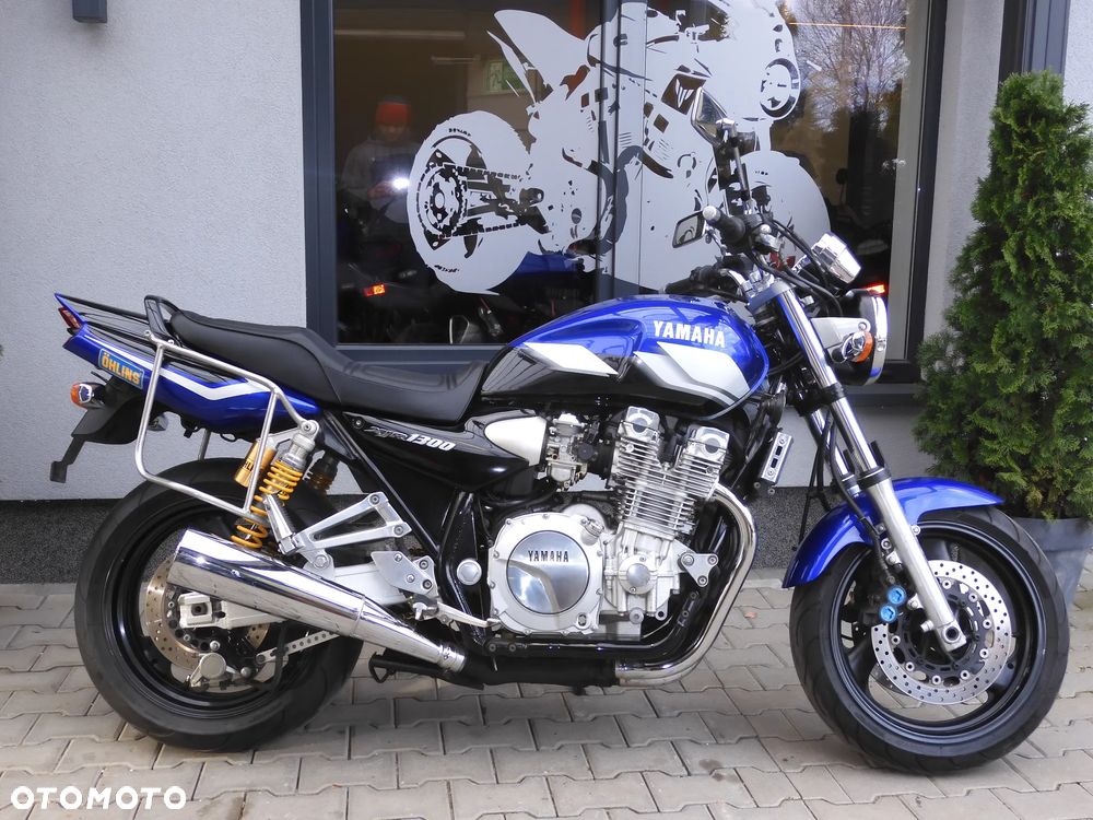 Yamaha XJR - 6