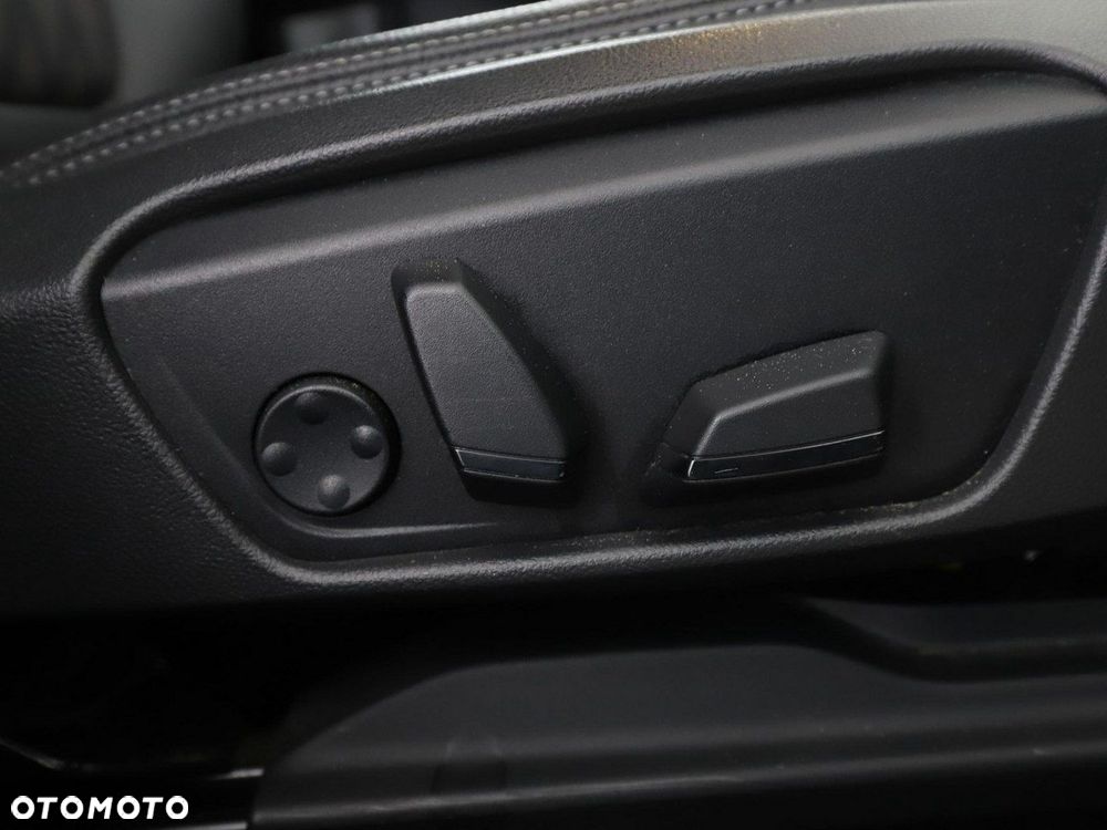 BMW X1 sDrive20d xLine - 38