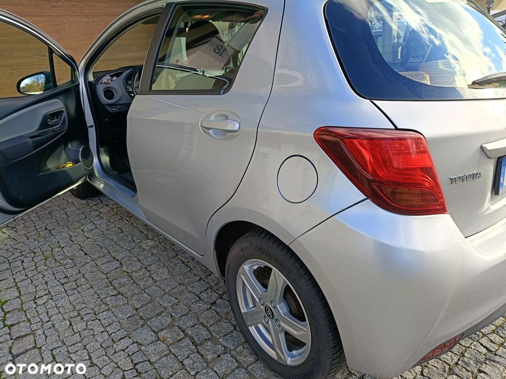 Toyota Yaris 1.0 Sol - 10