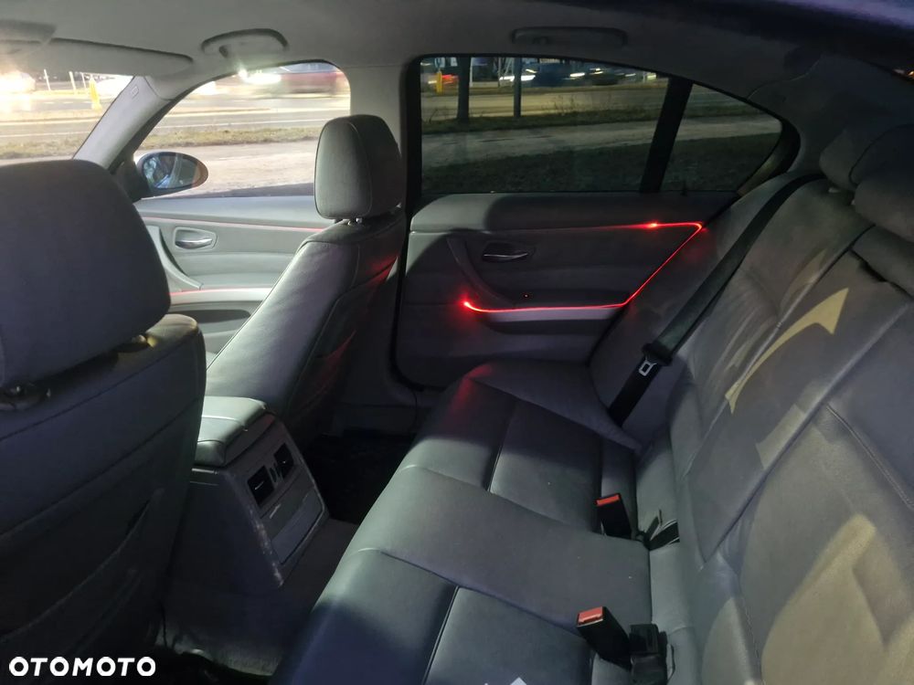 BMW Seria 3 325xi - 15