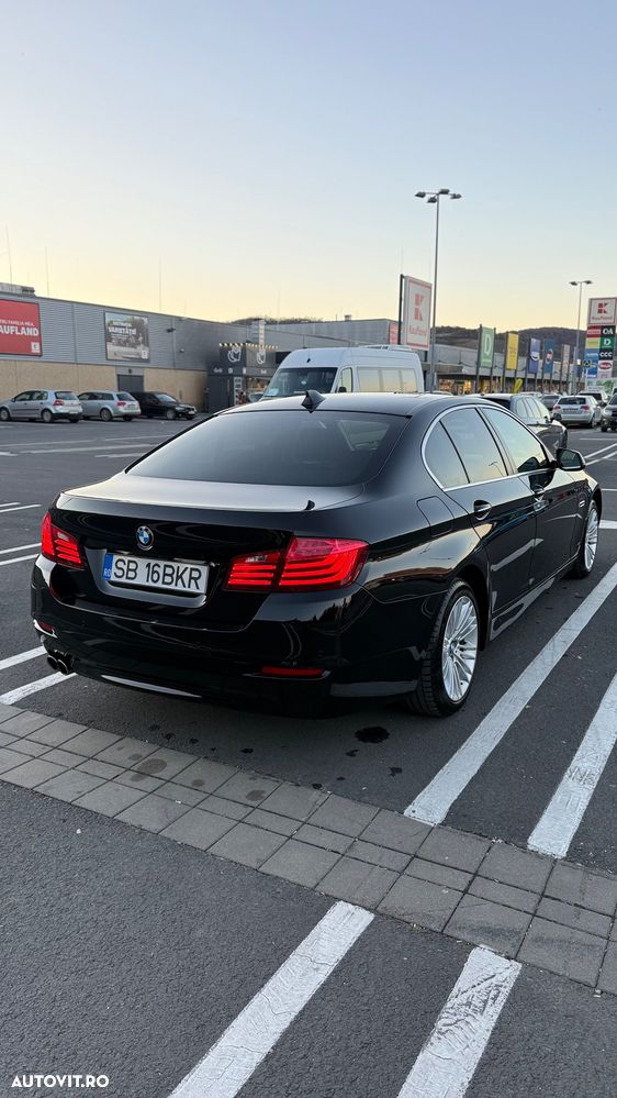 BMW Seria 5 525d xDrive AT - 12
